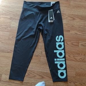 NWT Women's Adidas Size Large Active Capris